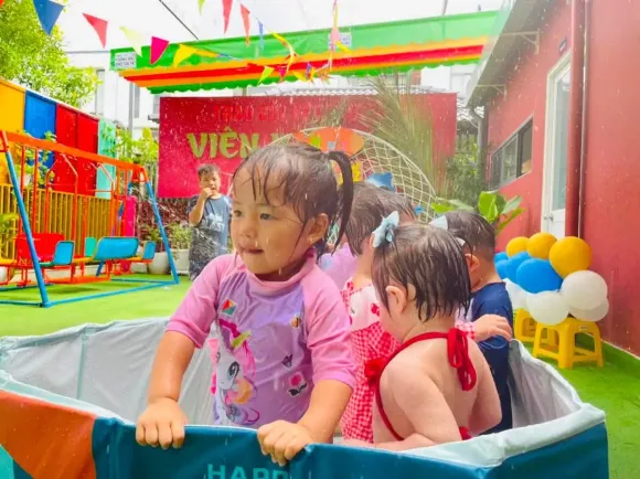 CÔ DẠY CON NHẬN BIẾT RAU MUỐNG VÀ RAU CẢI